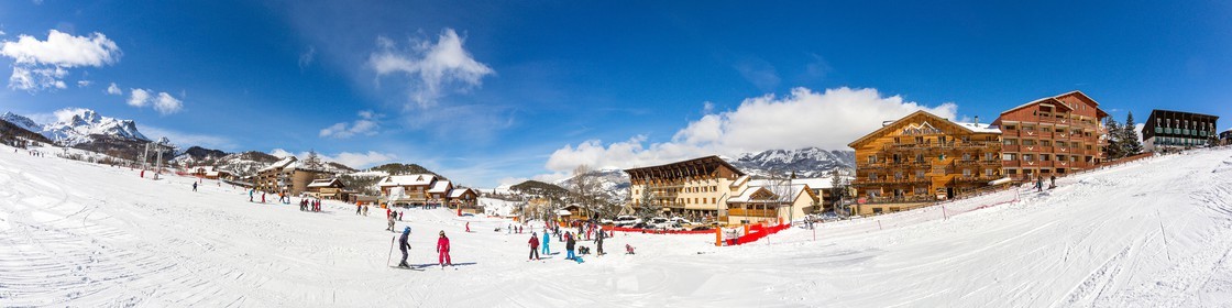 La station de ski Sauze Super-Sauze est une station village situ
