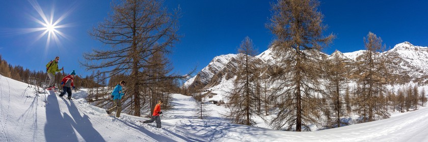 Crévoux, randonnée famille en raquettes à neige