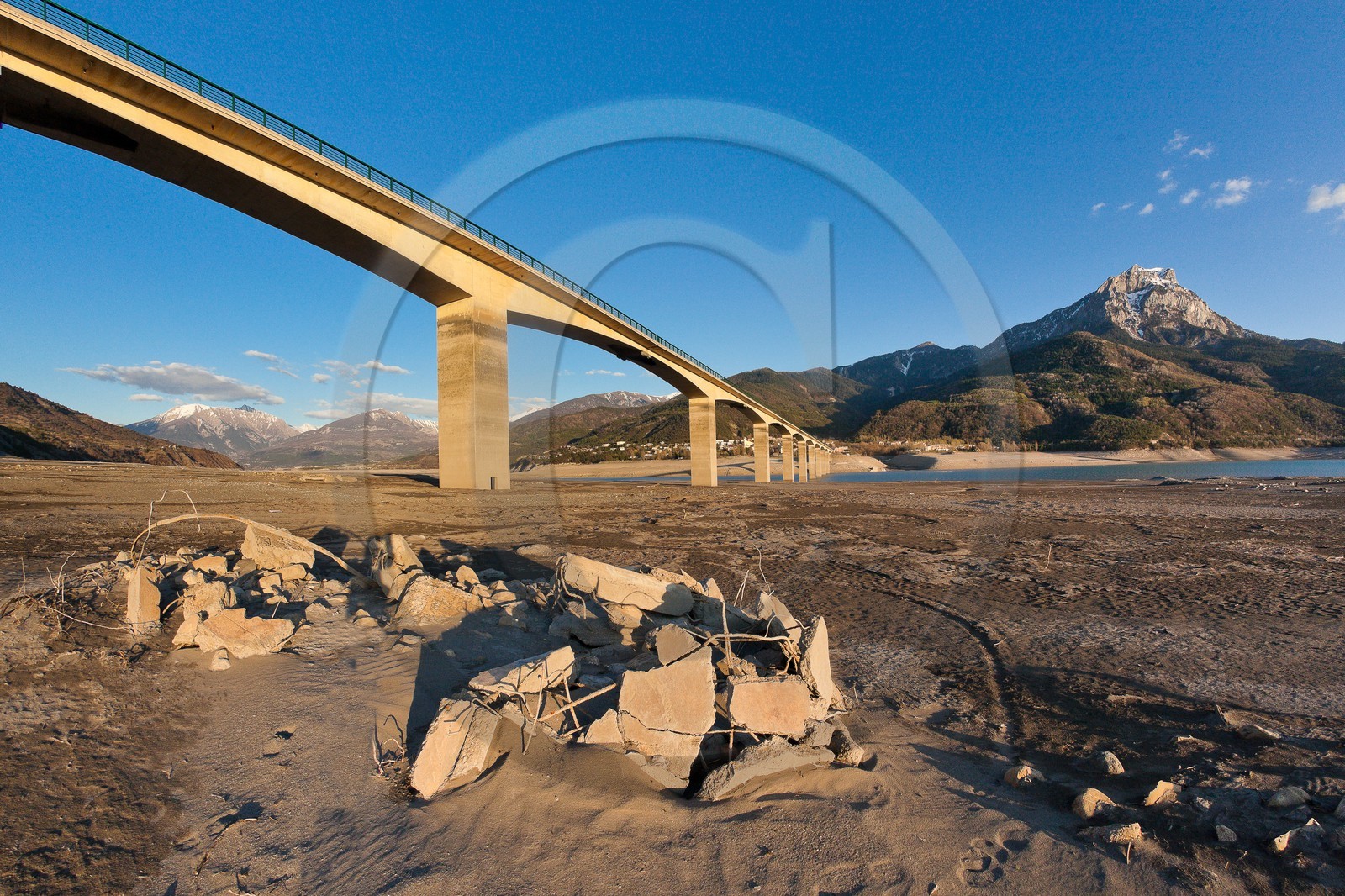 Savines et le pont de Savines
