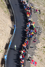 Tour de France 2011, arrivée au sommet du col du Galibier (altitude 2 6421 m)