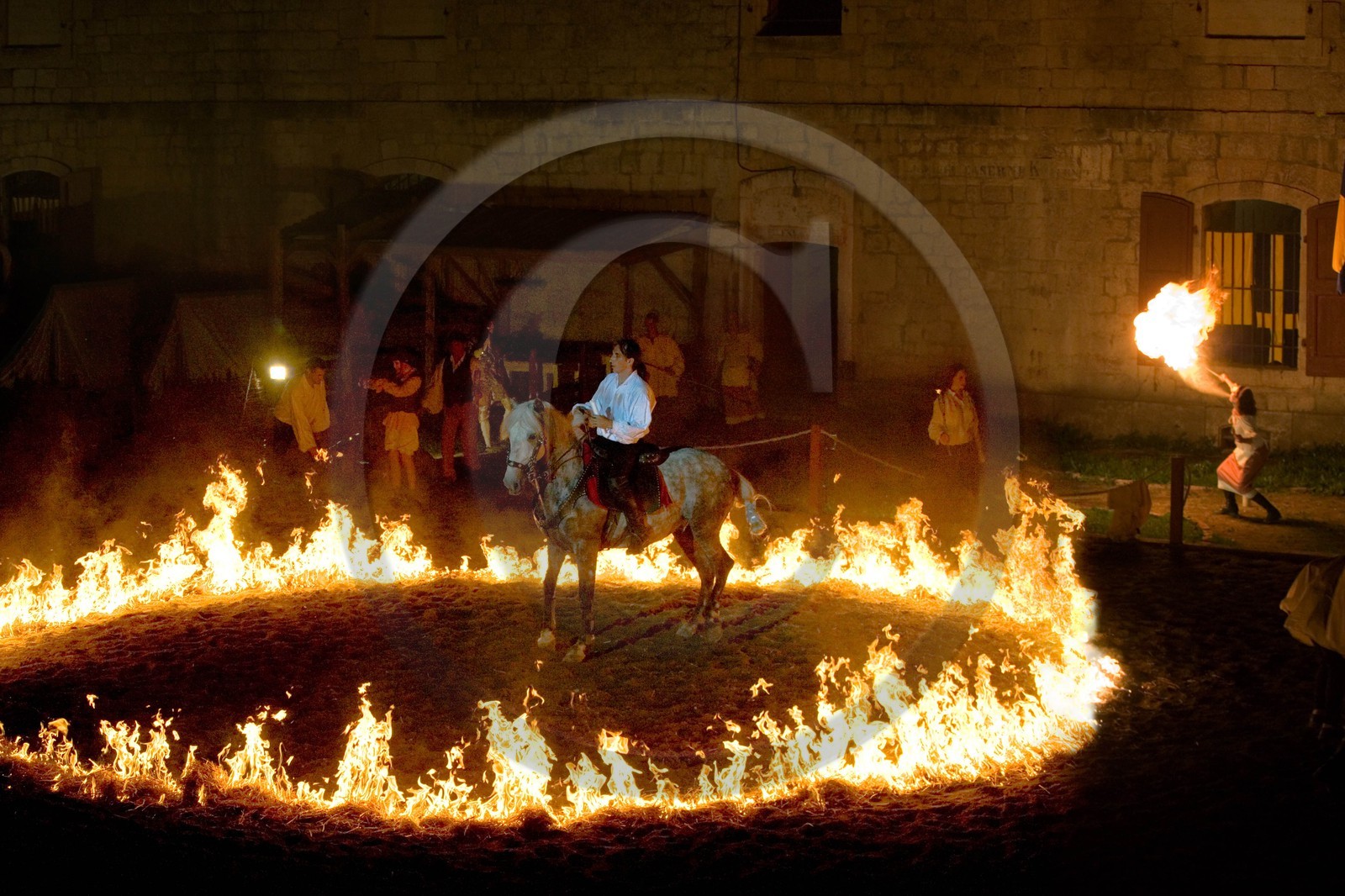 Mont-Dauphin, fortifications Vauban, caserne Rochambeau, spectacle équestre