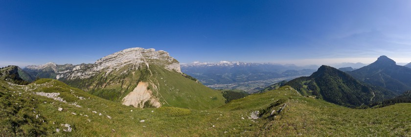 La Dent de Crolles, la plaine du Grésivaudan et la Chaine de Be