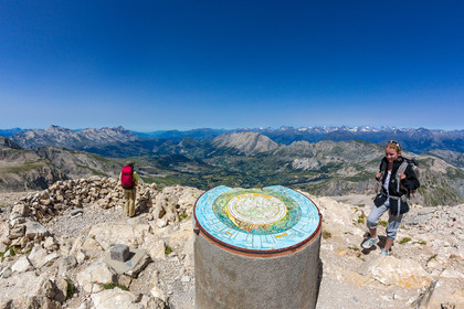 Plateau de Bure, table d'orientation du Pic de Bure