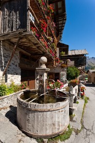 Saint-Véran, 2 042 m d'altitude,  plus haute commune  d'Europe