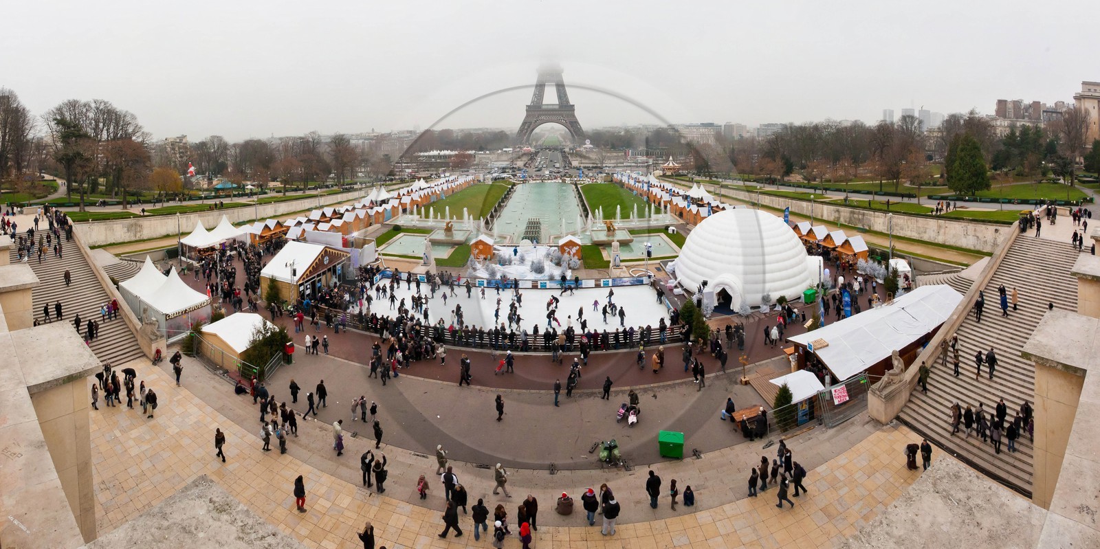 Paris, 2011, le village de Noël du Trocadéro et son univers de