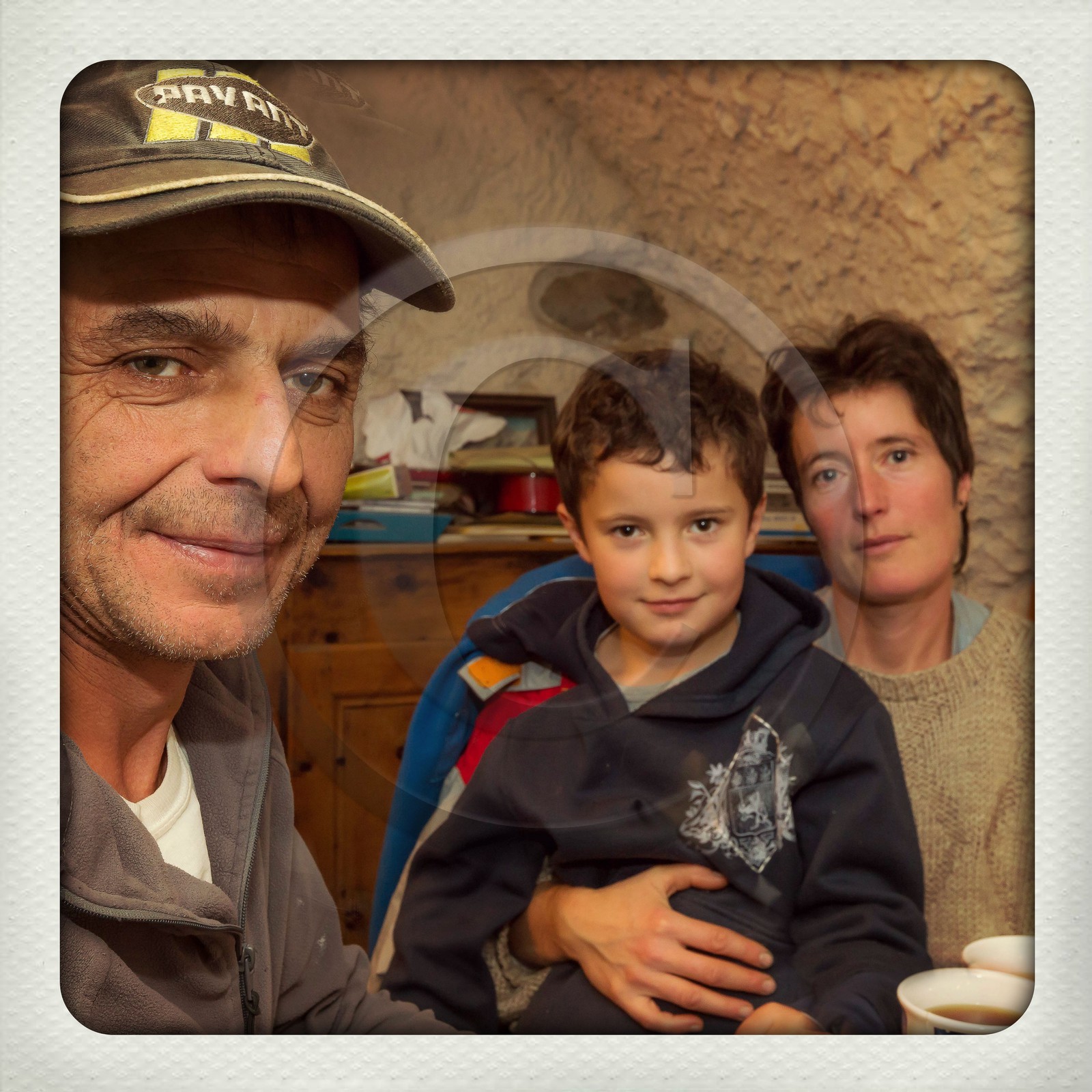 Le Desert, Christine Hustache et Yves Puissant avec leurs enfants Manon et Gaspard, éléveurs ovins