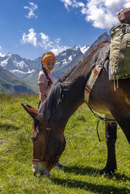 Trek famille avec animaux de bats