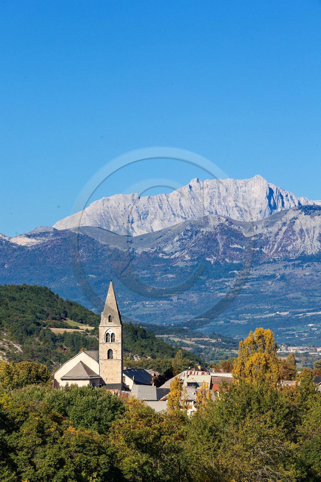 Pays de Serre-Ponçon, village de Chorges
