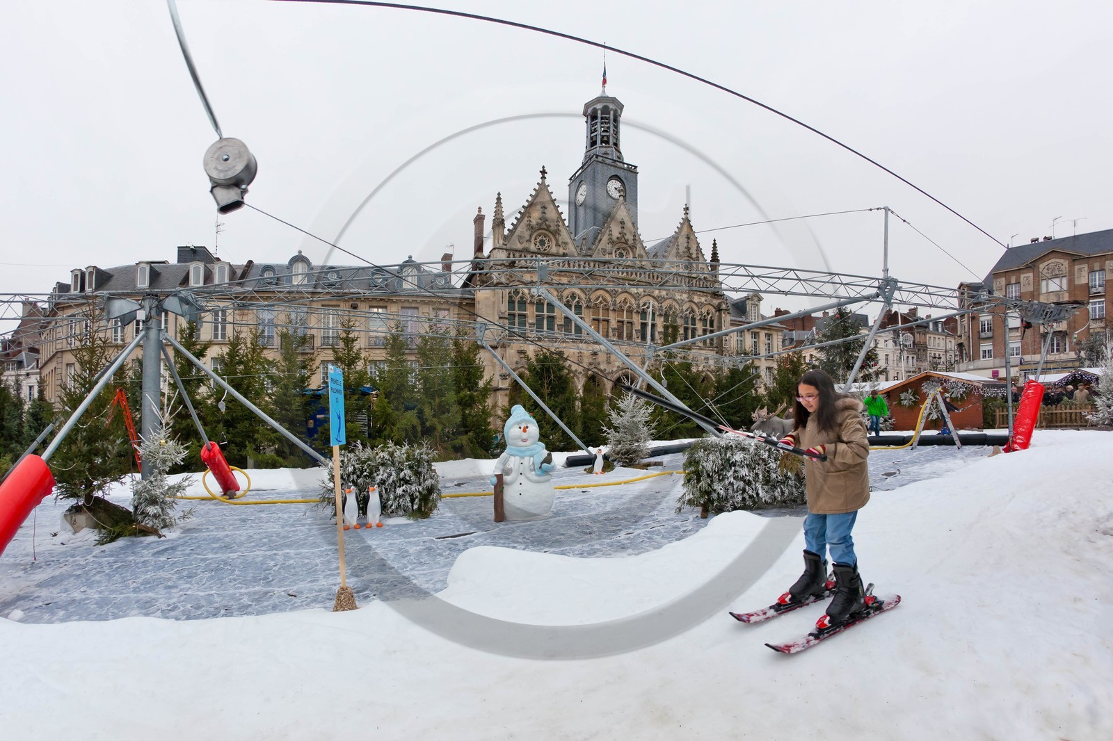 La patinoire en glace naturelle installée par Synerglace à Saint-Quentin