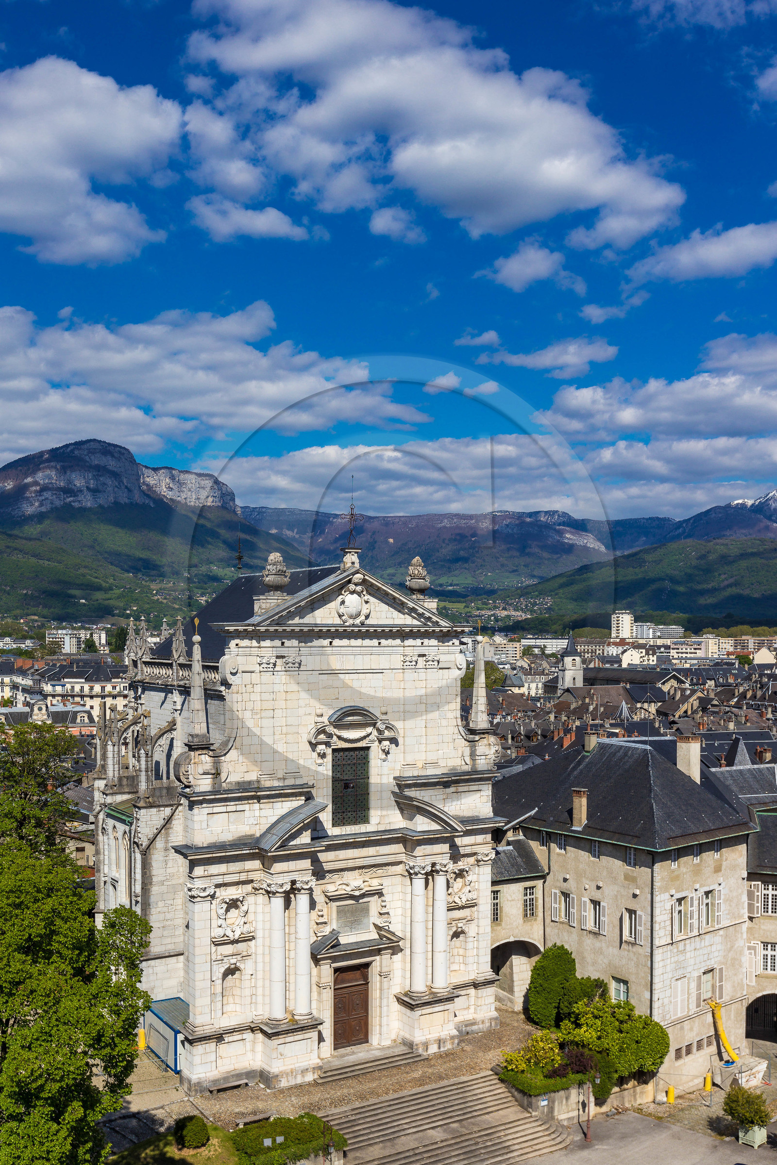 Château des ducs de Savoie, Tour demi-ronde