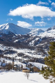 station de ski Sauze Super-Sauzedepuis Serre-Notre-Dame, hameau La Conche