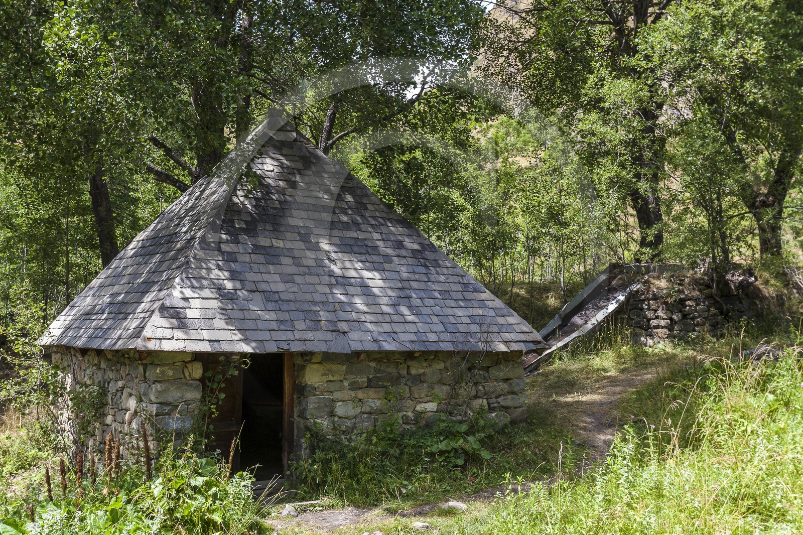 Parc national des Ecrins, village de Dormillouse, ancien moulin