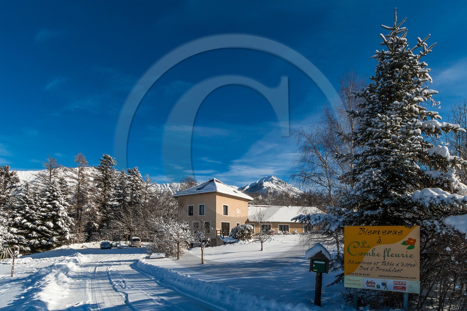 Saint-Bonnet-en-Champsaur, Chambres et table d'hôtes La Combe Fleurie