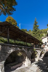 Roure, fontaine, lavoir