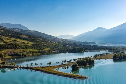 Lac de Serre-Ponçon, Embrun et le plan d'eau