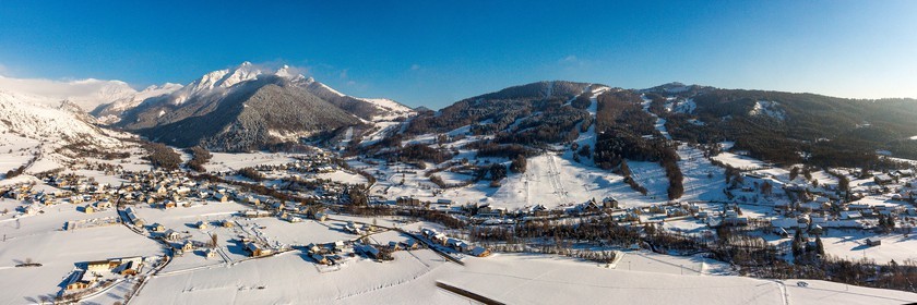 Vallée du Champsaur, station village d'Ancelle