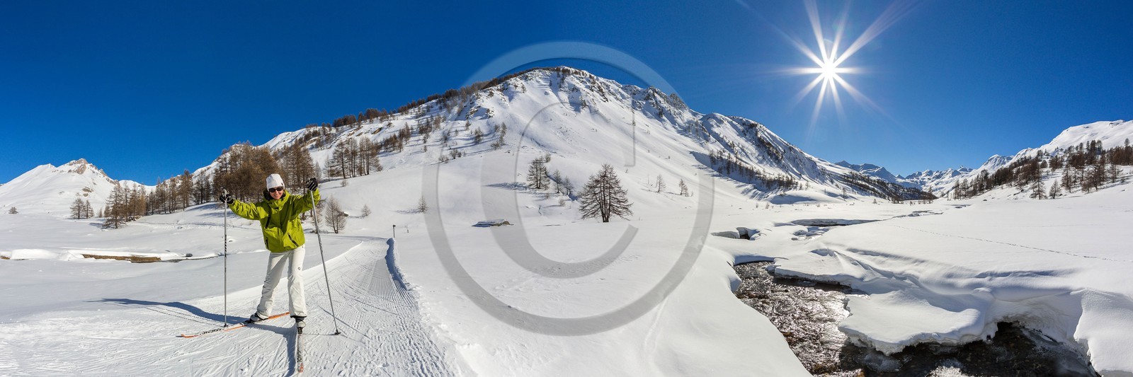 Larche, col de Larche, ski de fond dans le vallon du Lauzanier
