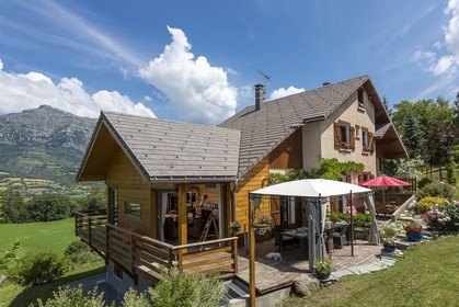 Saint-Léger-les-Mélèzes, Chambres et table d'hôtes La Coustille