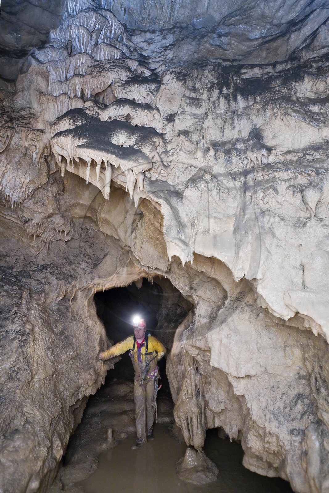 Gorges d'Agnielles, Spéléologie