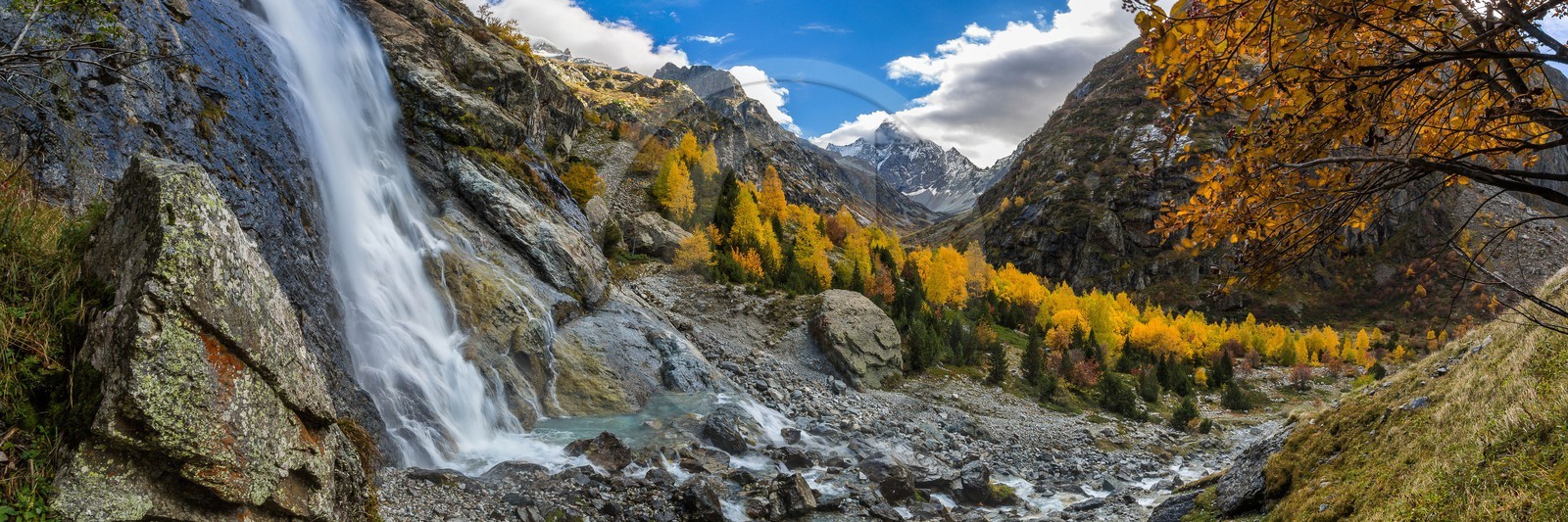 Vallée de la Bonne,  Le Désert, cascade de la Pisse