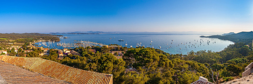 Parc national de Port-Cros, vue de la baie depuis le fort Sainte