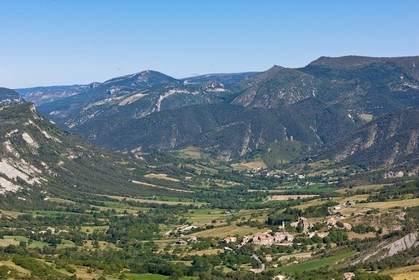 Vallée de l'Oule, village de Montmorin du Col des Tourettes
