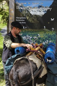 Yohann Masnada, accompagnateur ânier