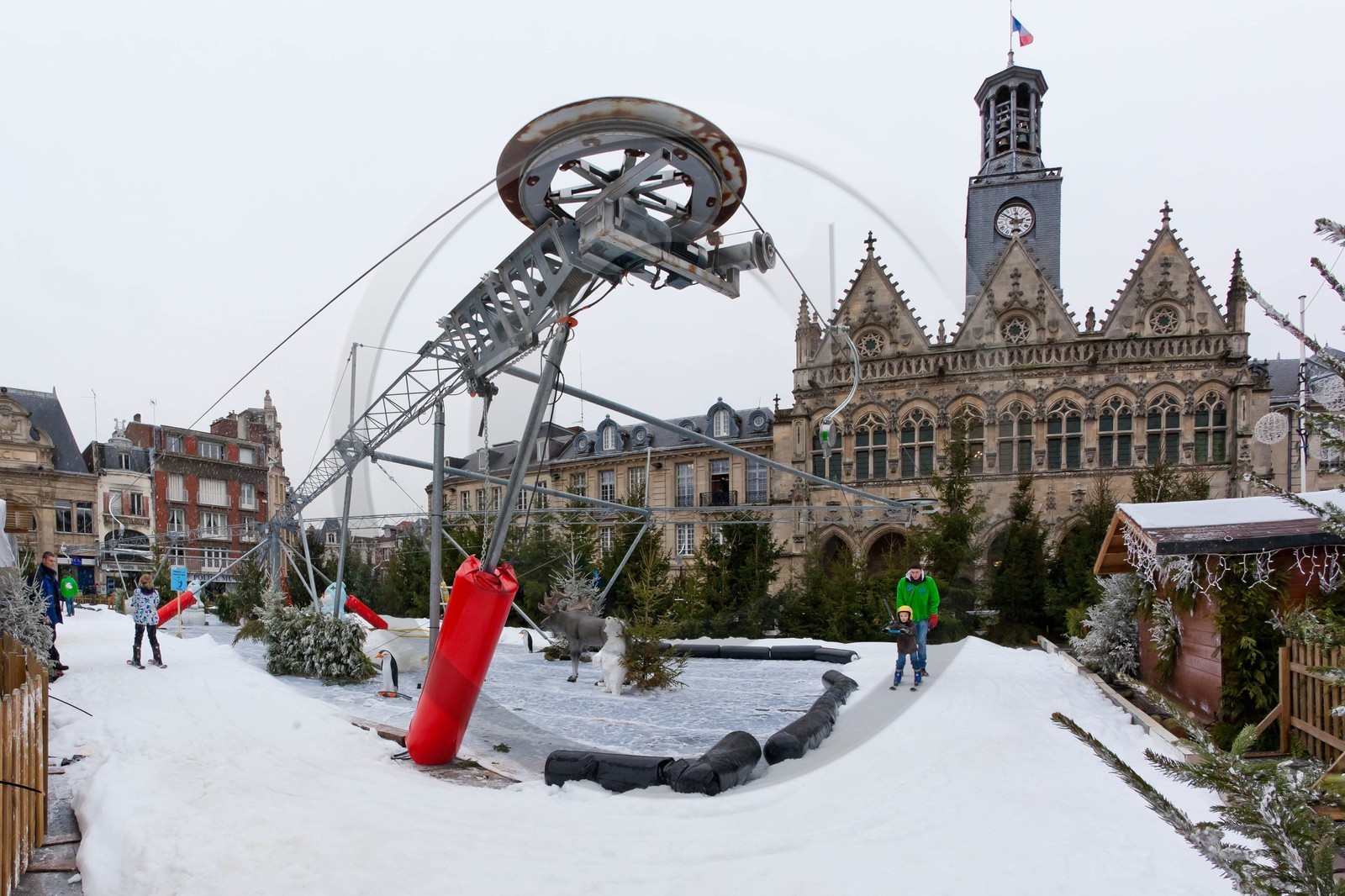 La patinoire en glace naturelle installée par Synerglace à Saint-Quentin