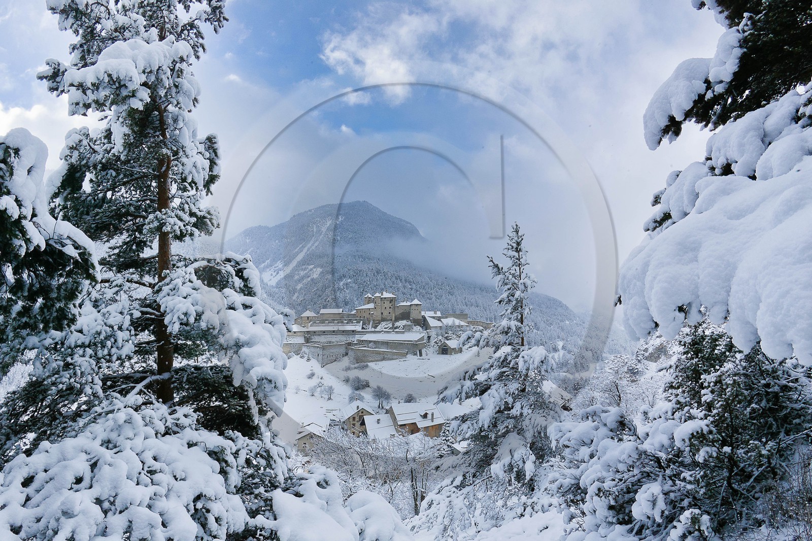 Fort Queyras, Château-Queyras