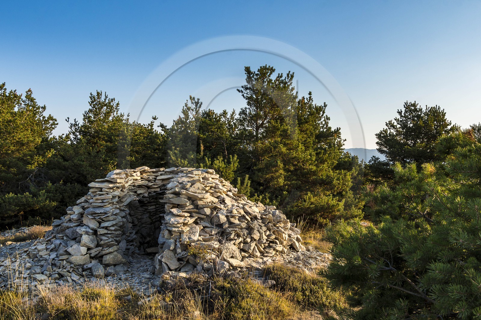 Caussols,  plateau de Calern, borie