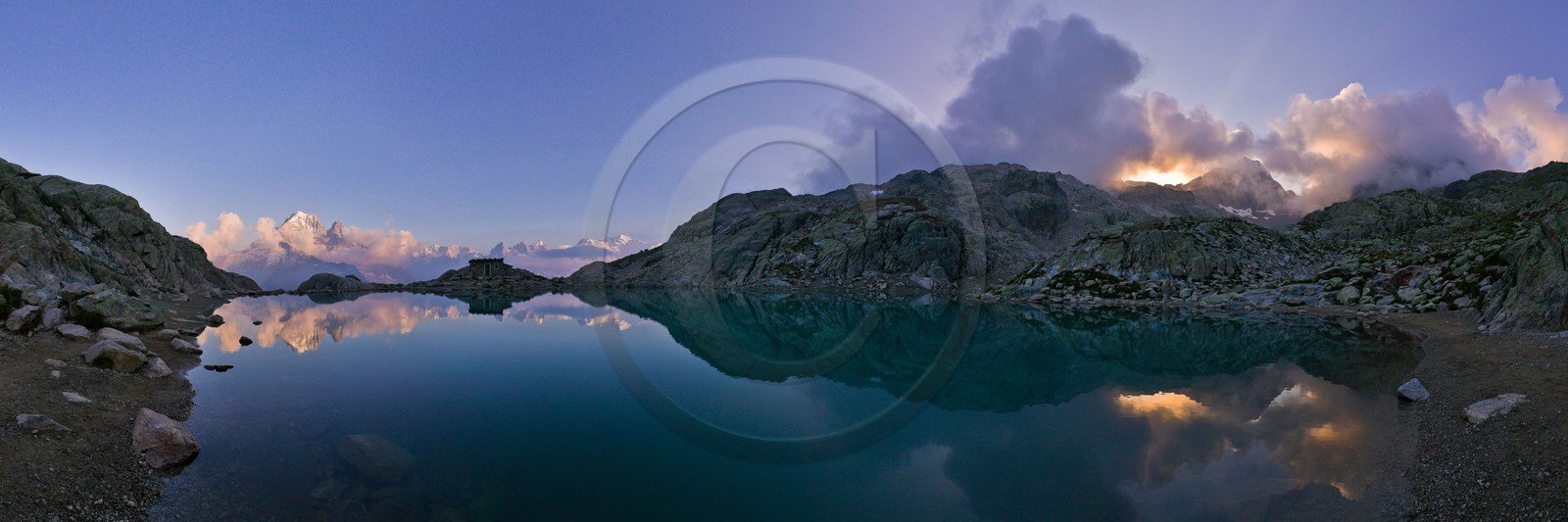 Lac Blanc et le massif du Mont-Blanc