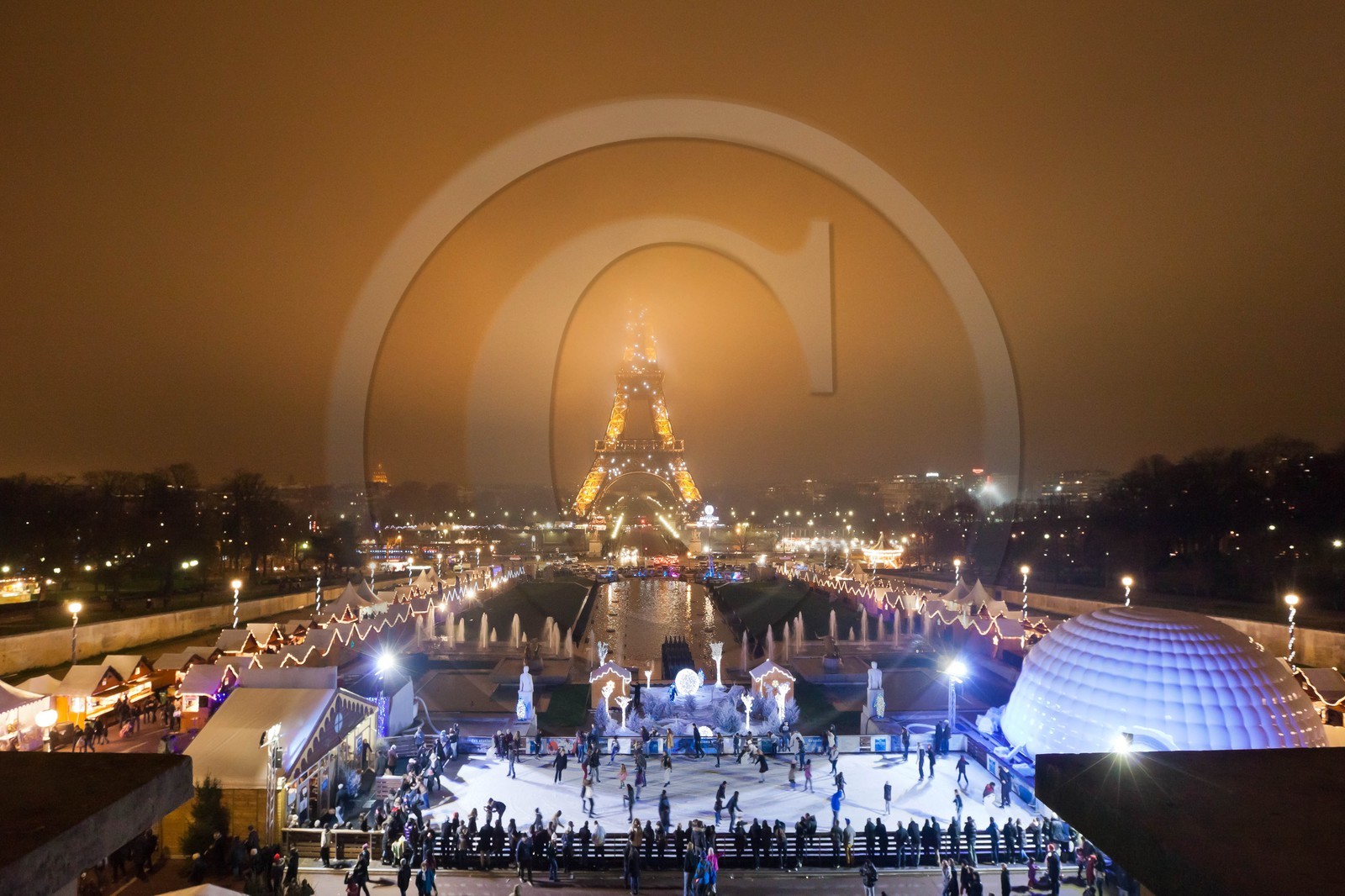Paris, 2011, le village de Noël du Trocadéro et son univers de neige et glace