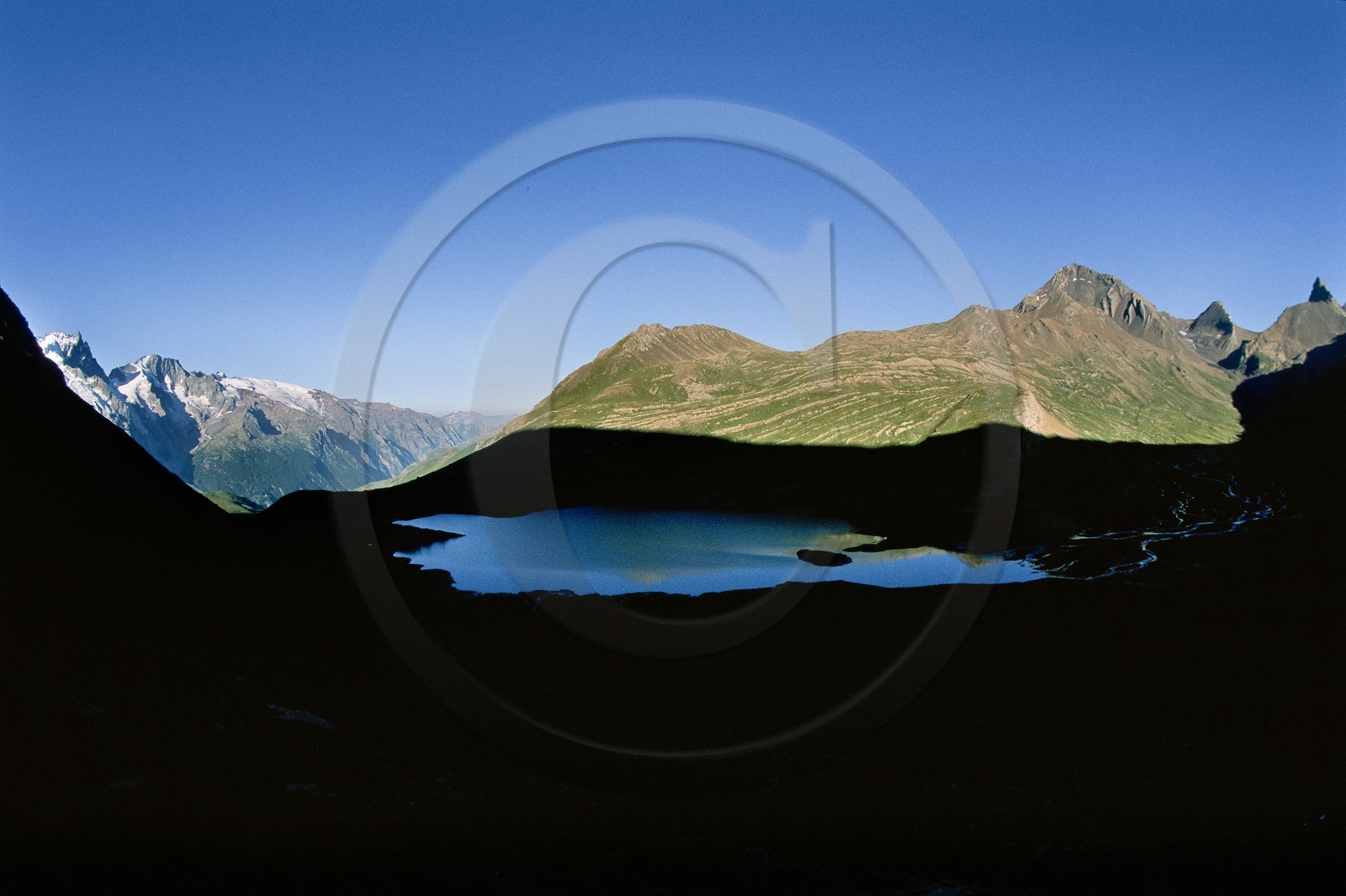 Lac du Goléon et la Meije