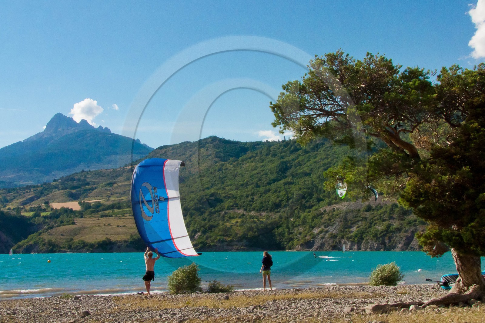 Lac de Serre-Ponçon, plage du villege des Crots, Crots Beach, haut lieu des Kitesurf