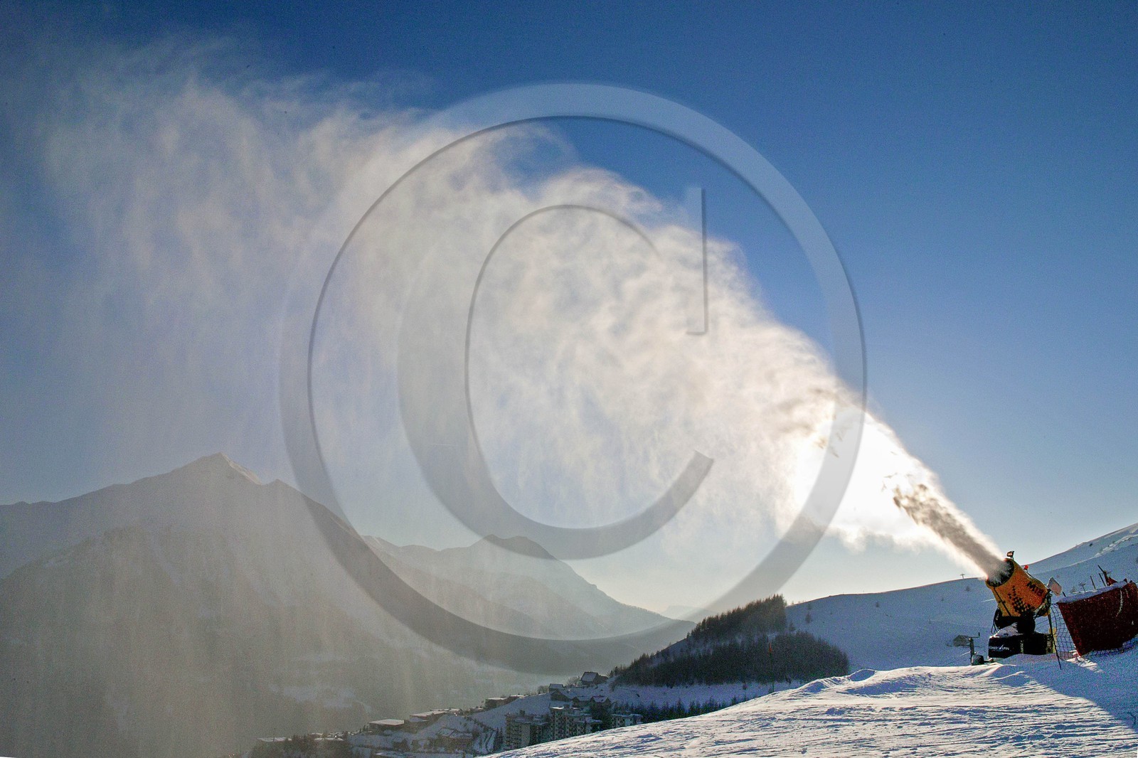 Station de ski d'Orcières 1850, canon à neige