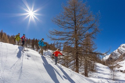 Crévoux, randonnée famille en raquettes à neige