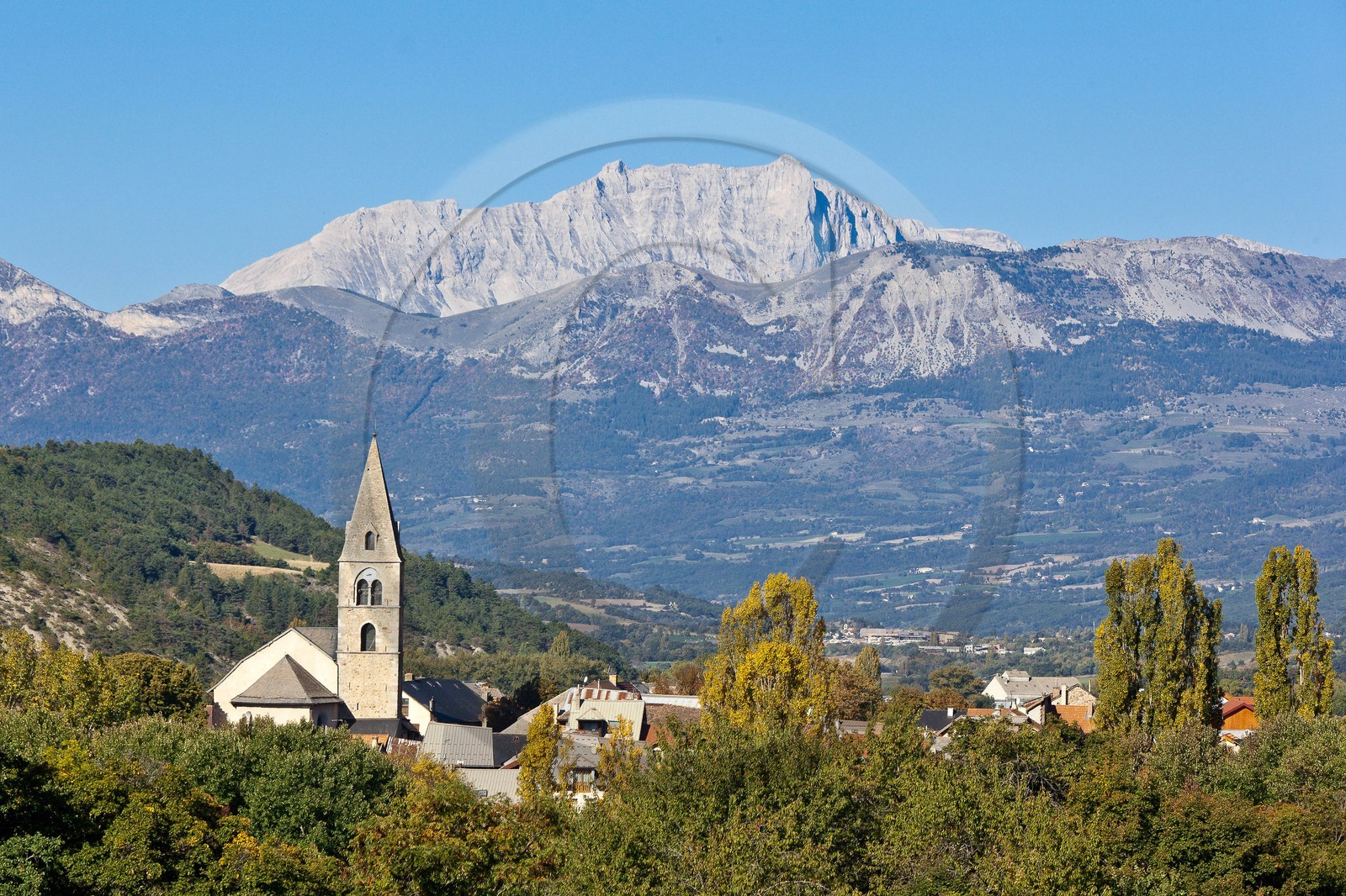 Pays de Serre-Ponçon, village de Chorges
