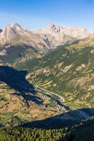 Saint-Paul-sur-Ubaye et le Brec de Chambeyron