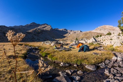 Vallon du Laverq, lac et tourbière Les Eaux-Tortes