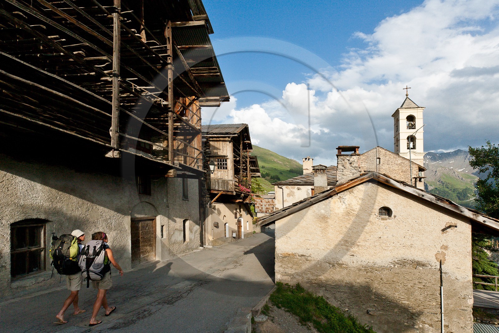 Saint-Véran, 2 042 m d'altitude,  plus haute commune  d'Europe