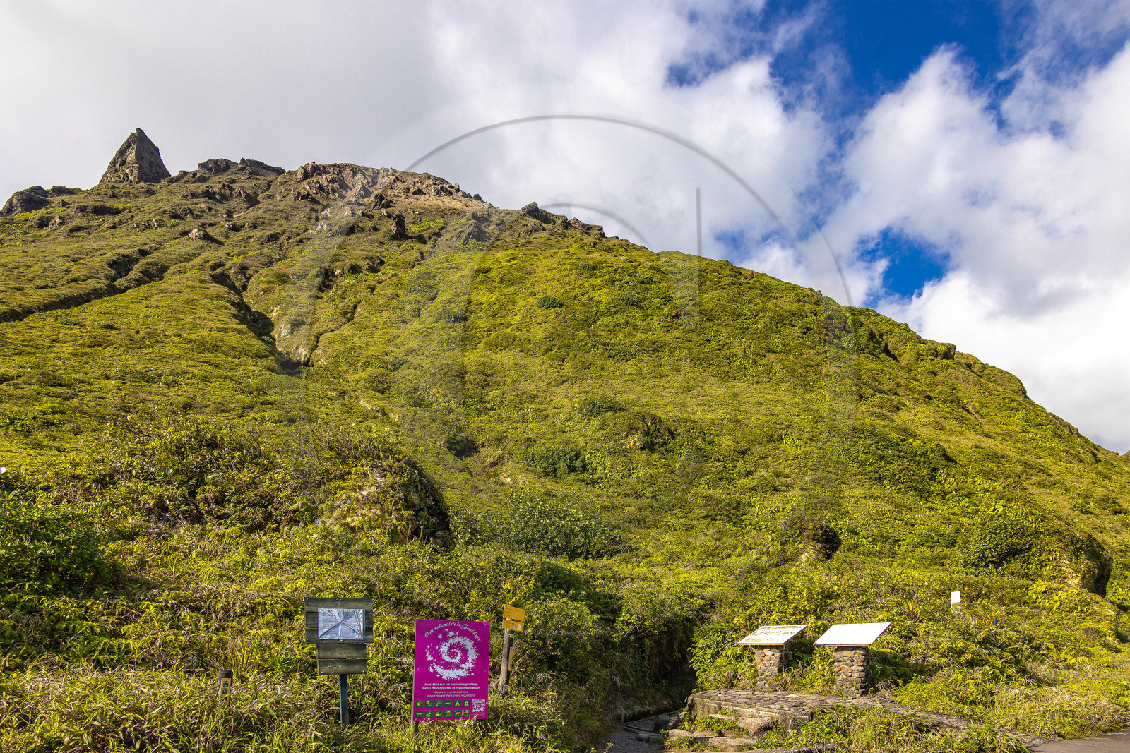 La Soufrière, volcan actif de la Guadeloupe