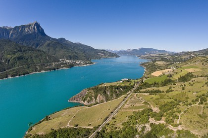 Lac de Serre-Ponçon, Savines-le-Lac et le pont