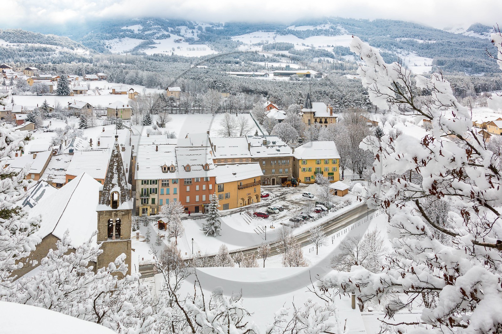 Jausiers, vue du Clocher, église Saint-Nicolas de Myre vue du Clocher du chemin du Chastel