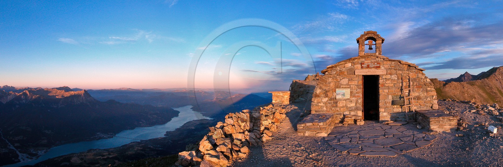 Lac de SerrePonçon, Chapelle du Mont Guillaume (2 552 mètres d'altitude)