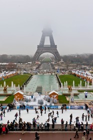 Paris, 2011, le village de Noël du Trocadéro et son univers de neige et glace
