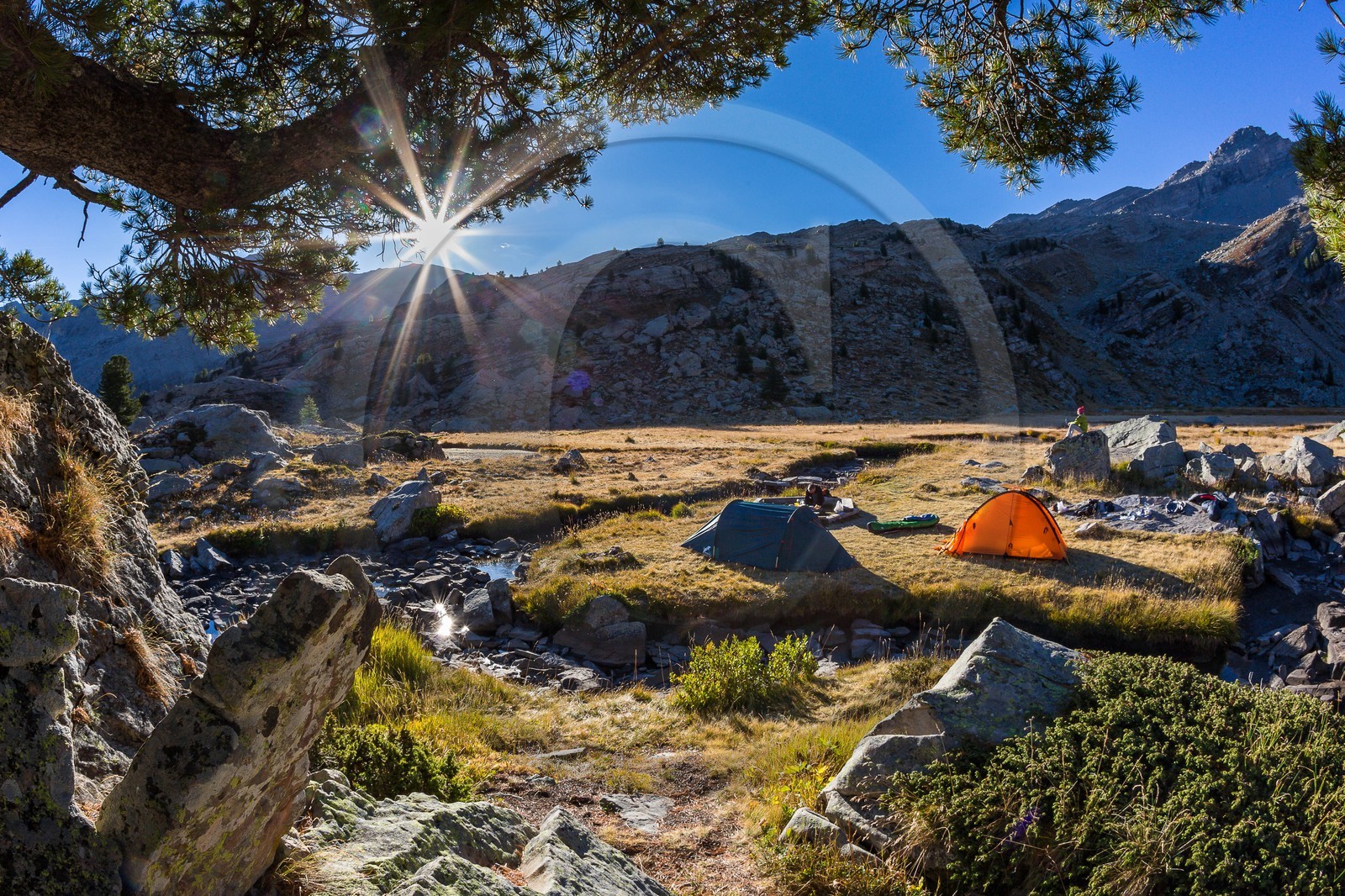Vallon du Laverq, lac et tourbière Les Eaux-Tortes